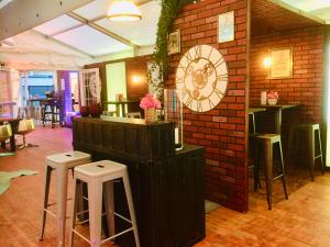 Container Bar 3